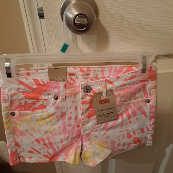 Girl's Levi's Shorty Short Tye Dye Levis NWT - Picture 2 of 4